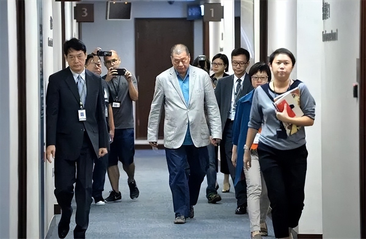 民族败类还敢祸国殃民？港独大佬曾遭晴天霹雳，苦苦哀求给条活路