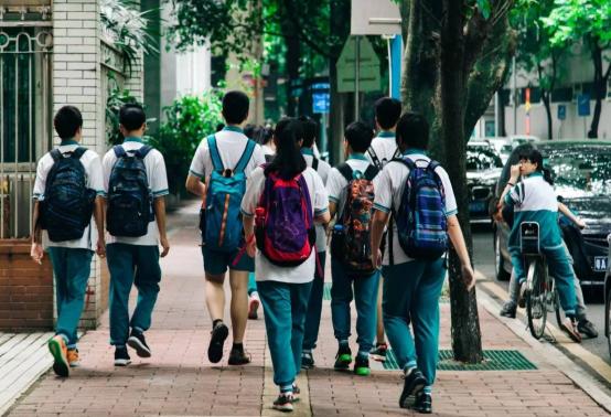 17岁亲生儿子被同学杀害后续,17岁儿子被同学杀害追凶17年