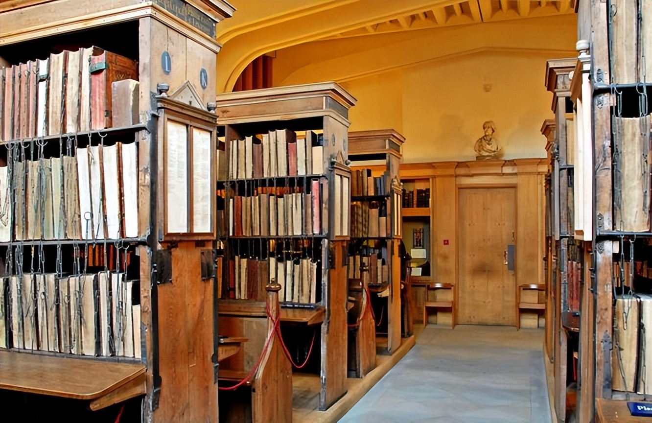 中世纪大学图书馆兴起的背景,简述中世纪神学发展历史