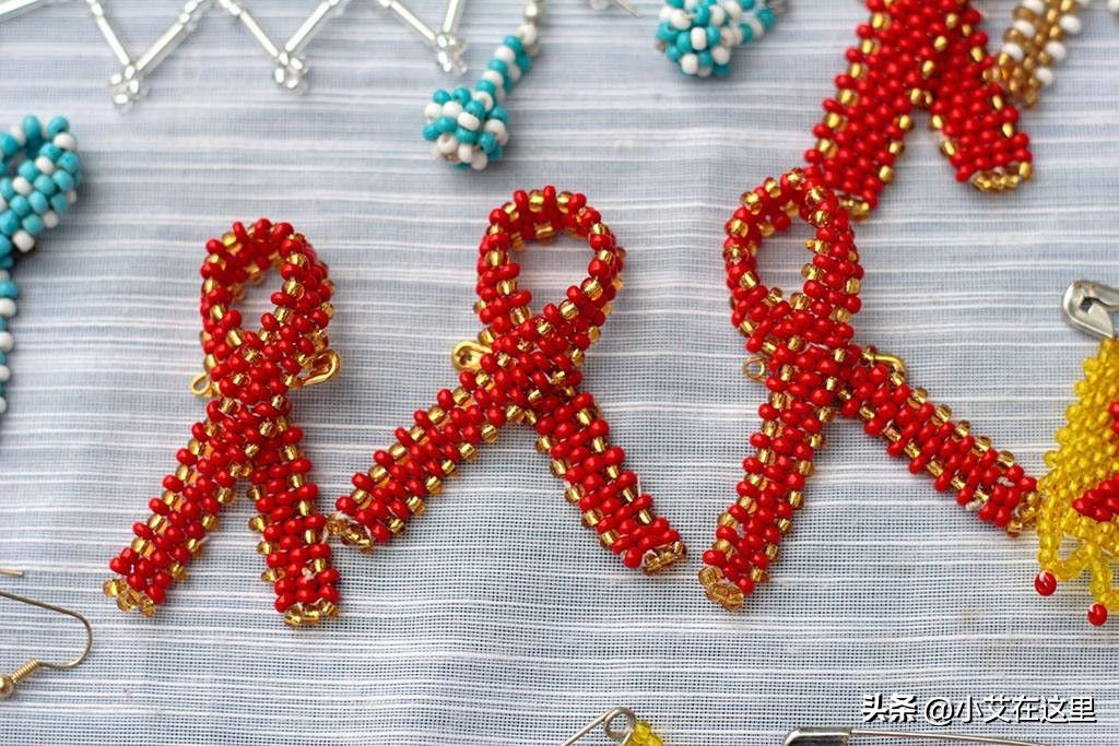 体外存在的艾滋病病毒能感染人吗？