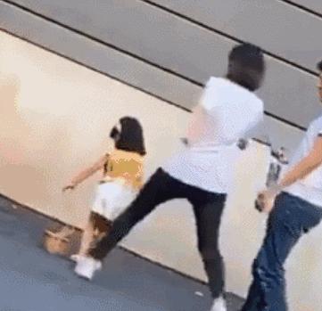 穿高跟、撅屁股，4岁*女幼**“奶辣风”这股风潮越挖越心惊