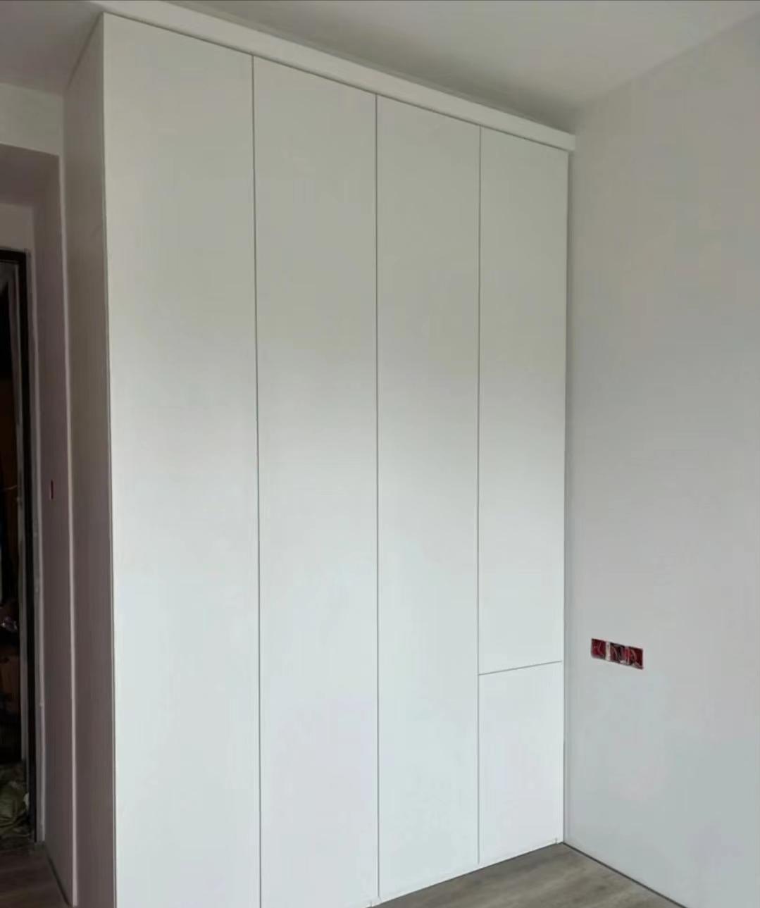 卧室太小家具冲突,衣柜门被挡如何解决?6种方案完美化解尴尬