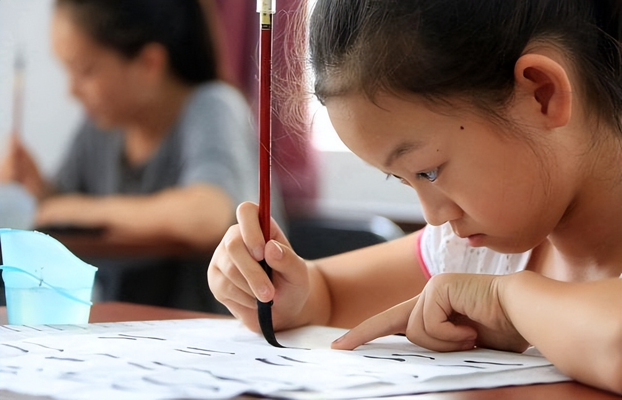 不给孩子报兴趣班就输在起跑线吗,家长要不要给学前儿童报兴趣班