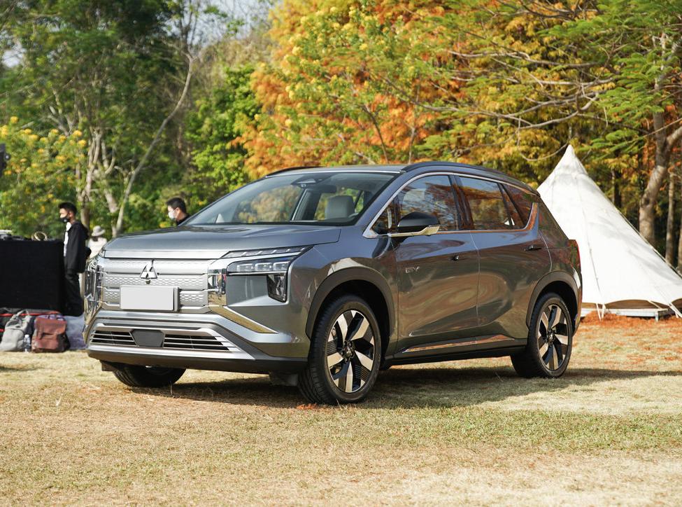 欧蓝德降价了吗,三菱欧蓝德退市后买新款还是老款