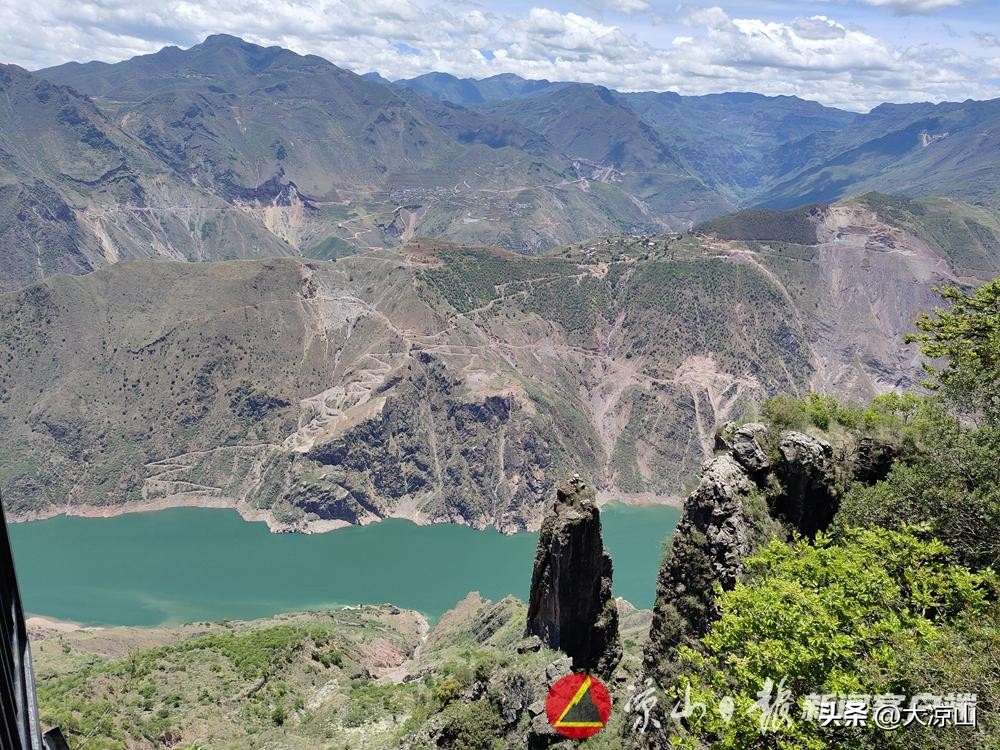 会东县贯彻落实省委十二届三次全会和州委九届七次全会精神奋力建设具有会东特色的现代化经济强县
