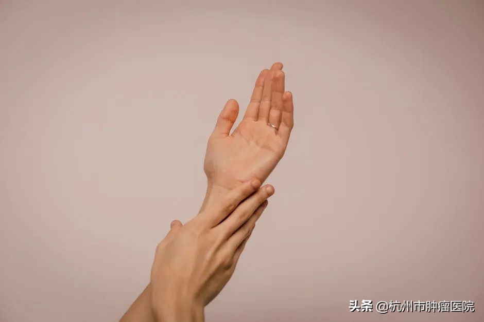 化疗后手足疼痛怎么治,化疗后手足综合征疼痛怎么办