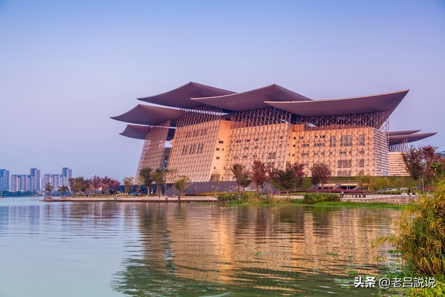 理科低分男生前景最好的十大专业,理科女生报考什么专业比较好