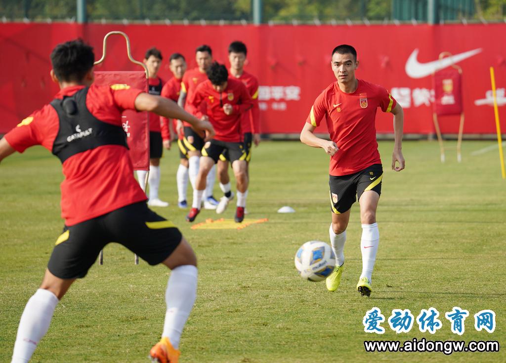 李霄鹏国足集训最新名单,国足李霄鹏最新视频
