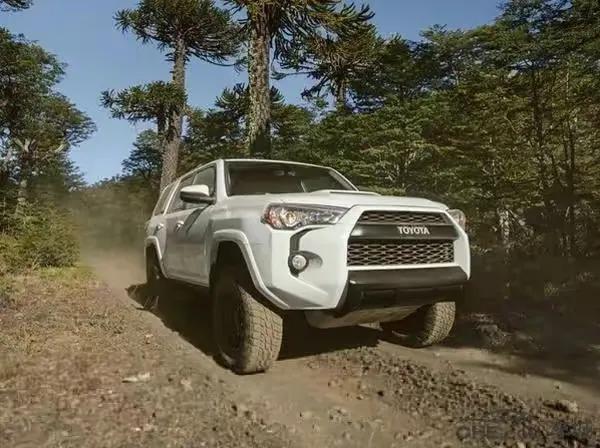 丰田陆巡2020款4.0黑色,丰田小陆巡20万左右