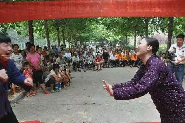 父亲沉迷赌博用1岁女儿抵债,父亲沉迷赌博欠下数百万赌债