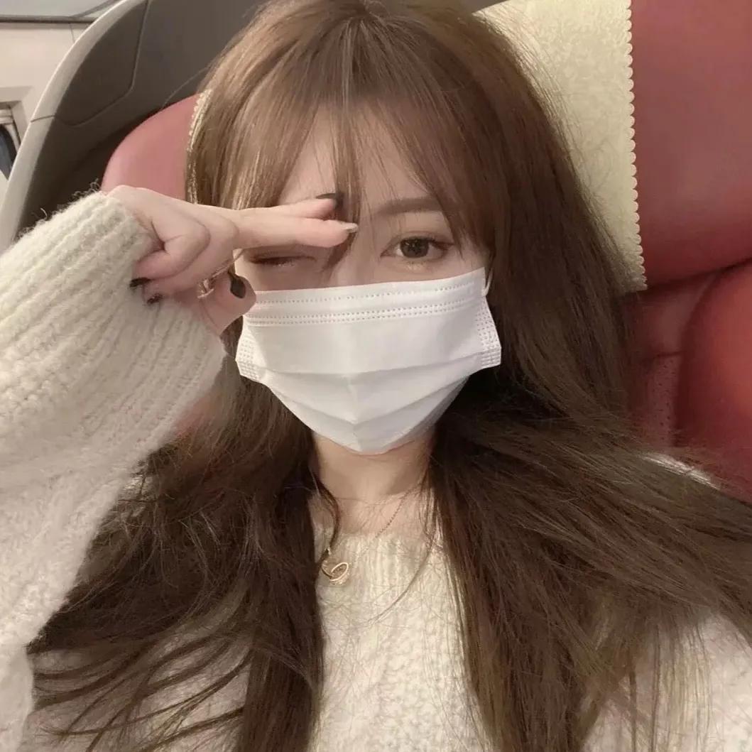 女头高级感真人戴口罩,口罩鲜花女头