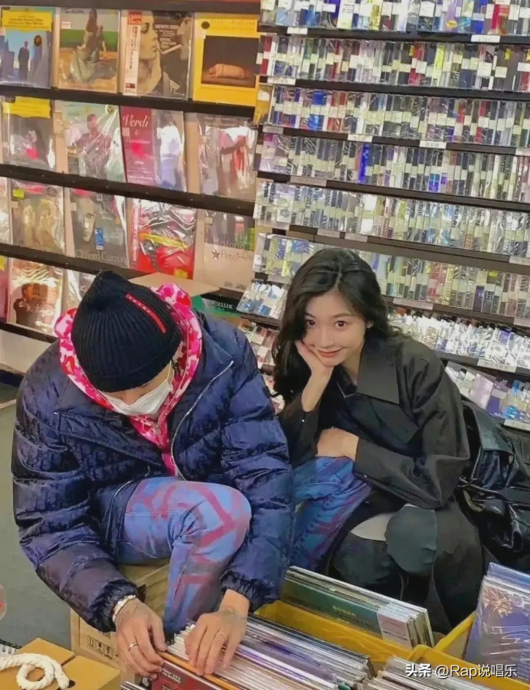 易梦玲明星同框合影,王嘉尔谈易梦玲