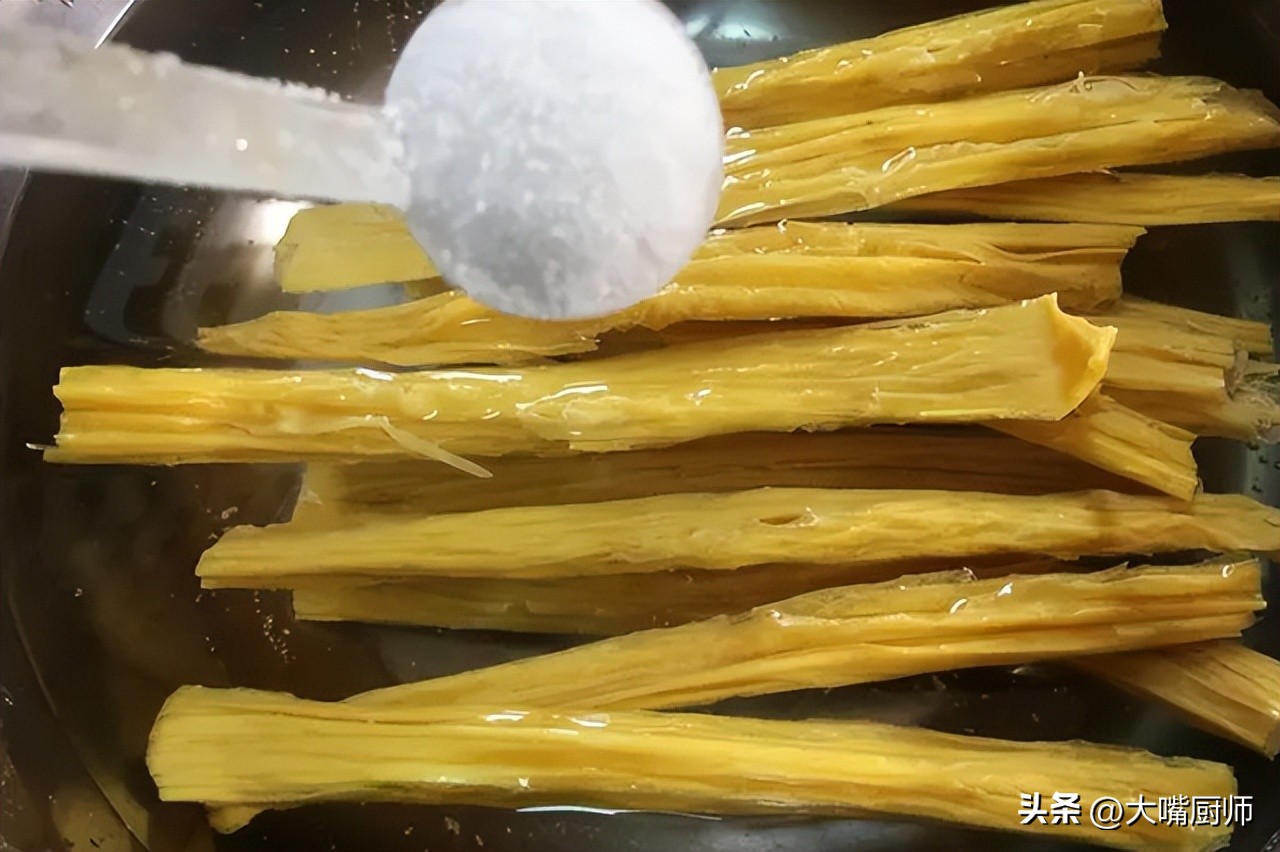 腐竹怎么泡水才不夹生呢,饭店腐竹怎么泡有劲道不会烂