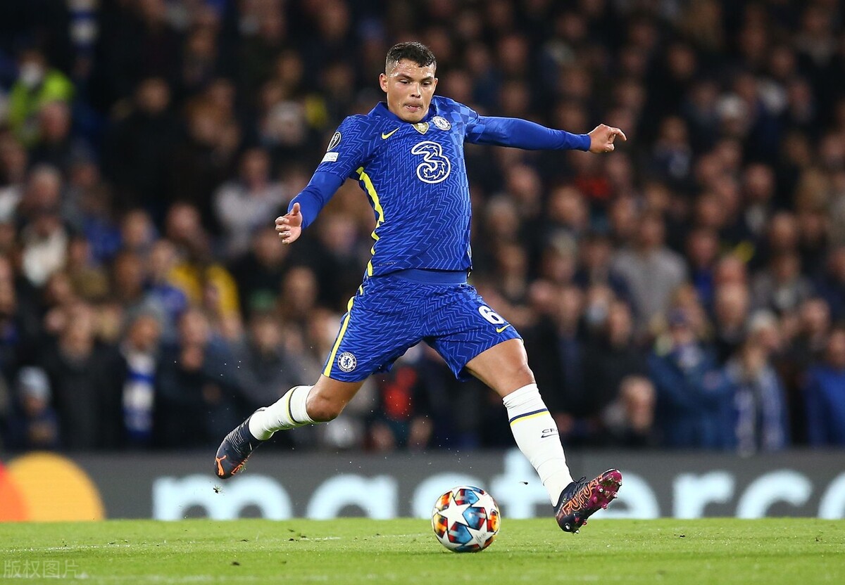 宝刀不老!蒂亚戈.席尔瓦领衔足坛现役35+最强11人皇马成最大赢家