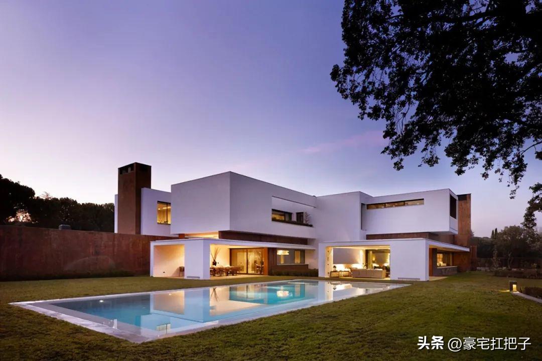 c罗1亿豪宅曝光,c罗的名车和豪宅