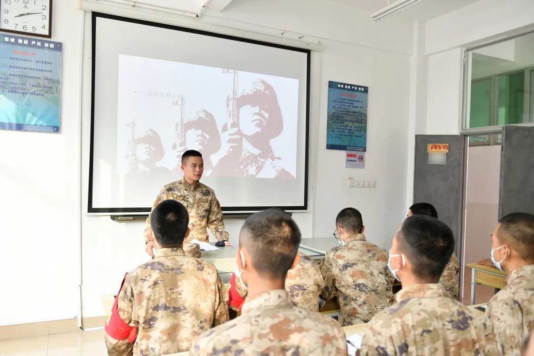 火箭军某部开展“交叉授课”,到底是什么样的精品微课让官兵越听越有趣、越听越想听?