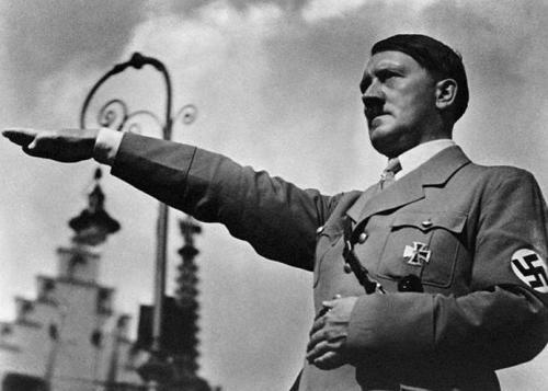 即便到了1945年4月，希特勒还是认为德国能够获胜，这是为什么？