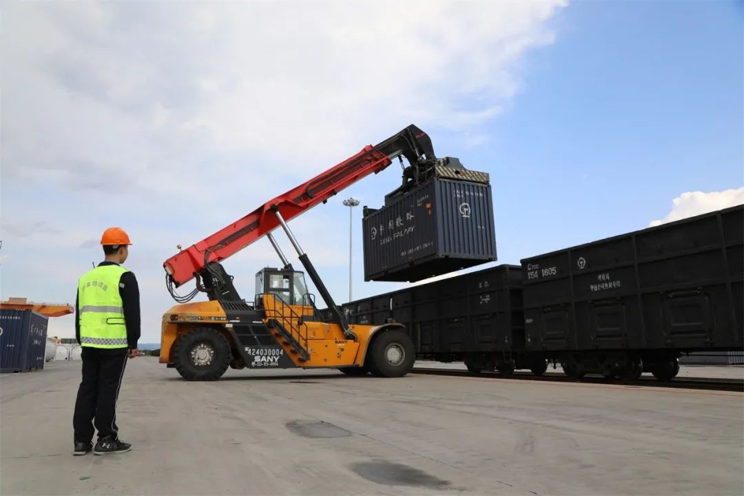 铁路上岗证和职称证,铁路各个工种要考的技能证