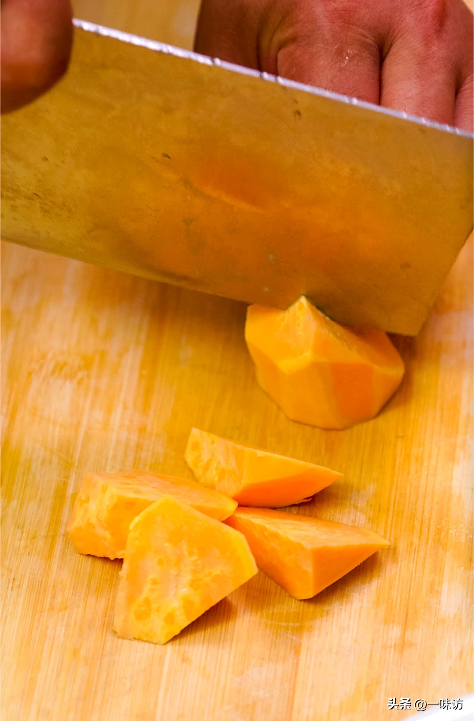 翻沙红薯简单做法,翻沙红薯做法步骤