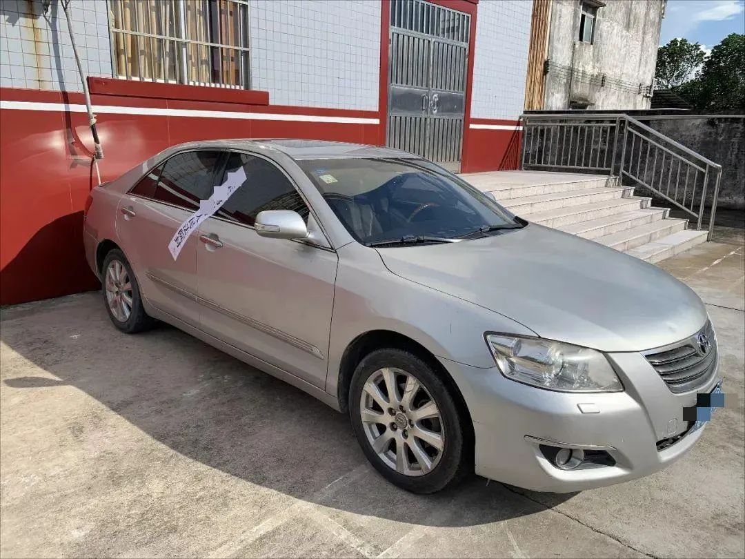 无证驾驶机动车被扣了取车流程,无证驾驶扣车不去处理会怎么样