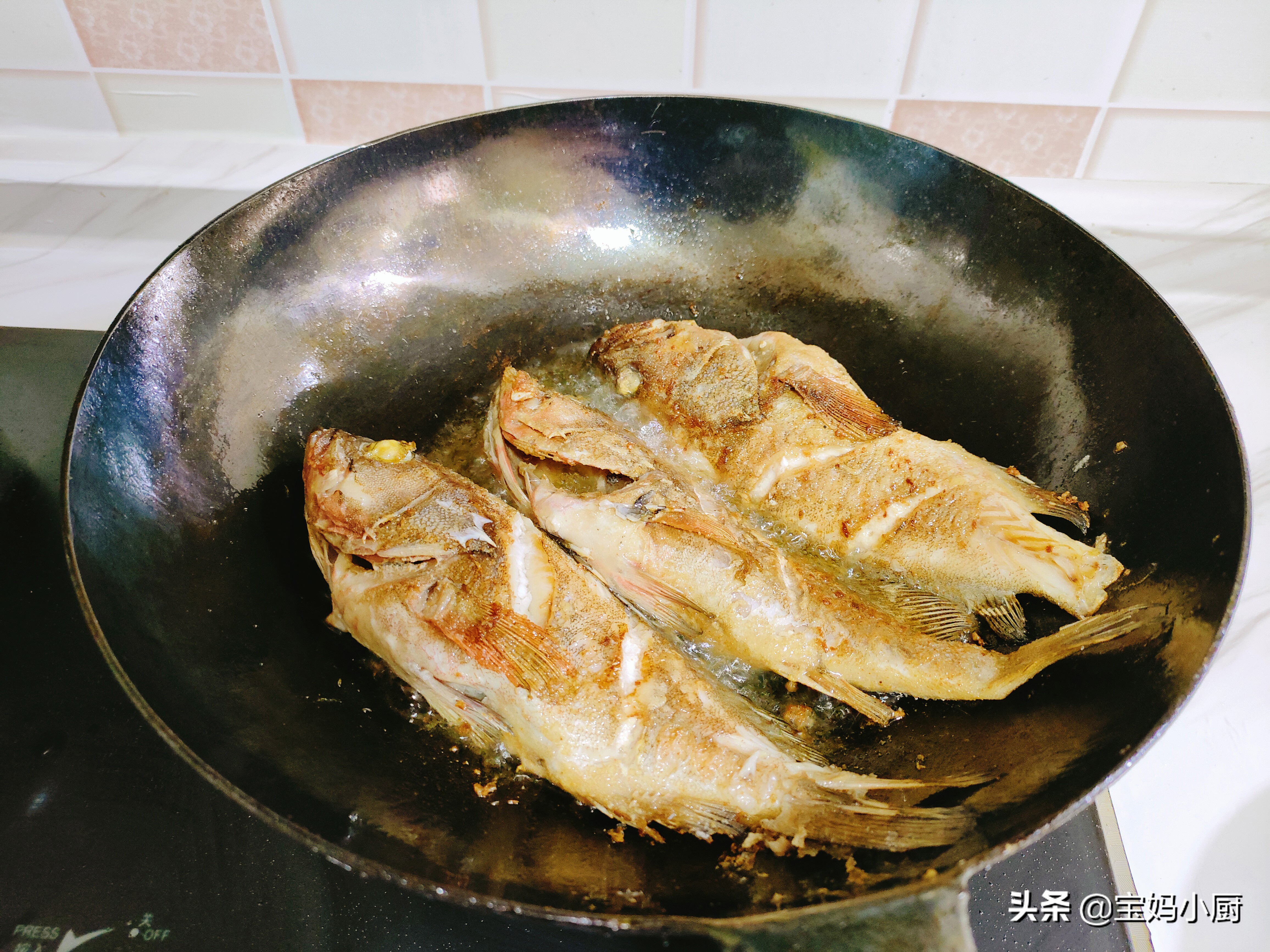 最简单的焖烧鱼做法,烧鱼只需多加这一步骤
