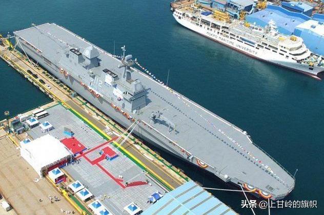 003号航空母舰是直通甲板吗,采用平直通飞行甲板的航空母舰