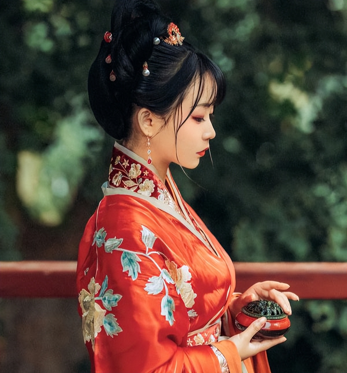 苏东坡诗词表现手法,苏轼写春日的诗句