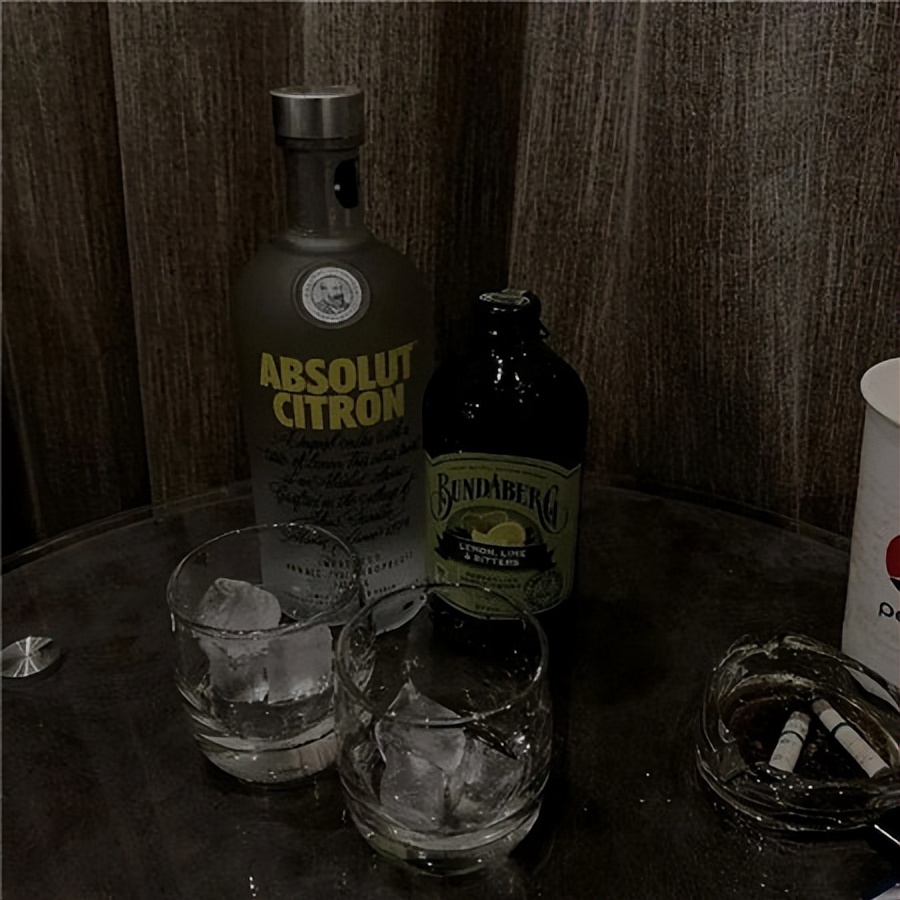 伤心时尽情流泪的图片,流泪的伤感图片