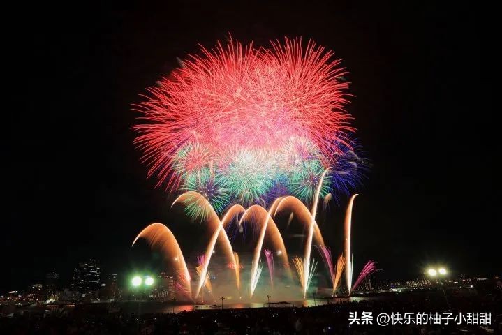 海水不输冲绳，这座青春背后的小城，夏日烟花又封神了！