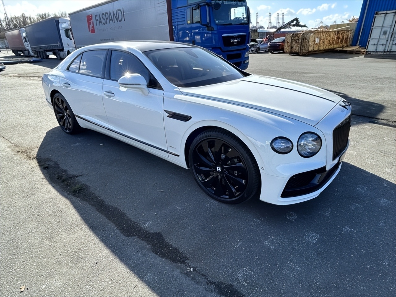 22款宾利飞驰配置性能参数介绍,23款宾利飞驰中规雅度版标配