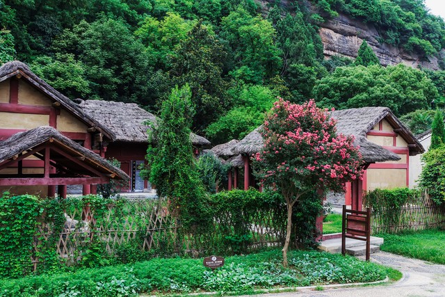 乌巢禅师和灵吉菩萨都是吴承恩的恩师，他们分别是葛木、王凤灵