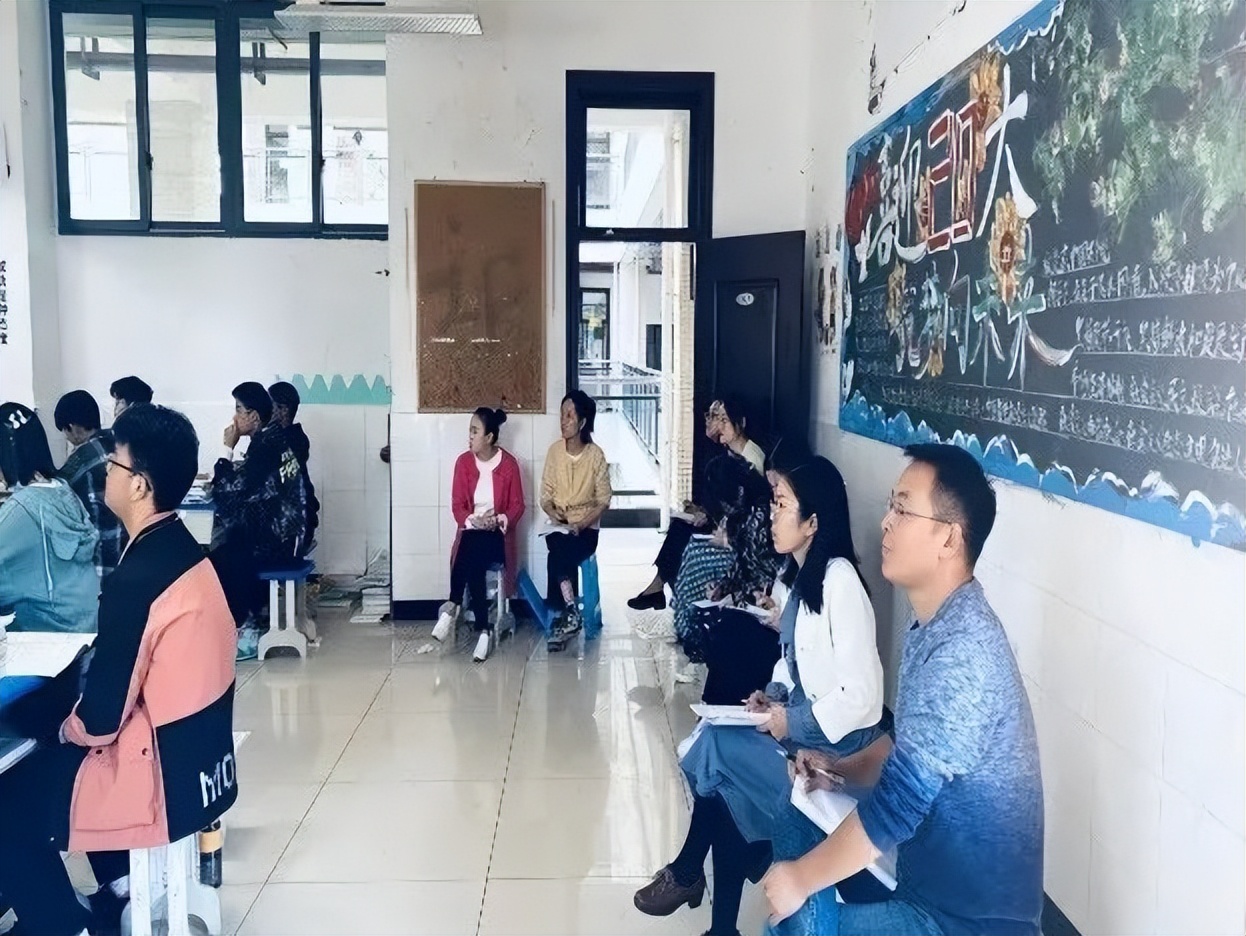 万州三中江南校区最近视频,万州第三中学江南校区