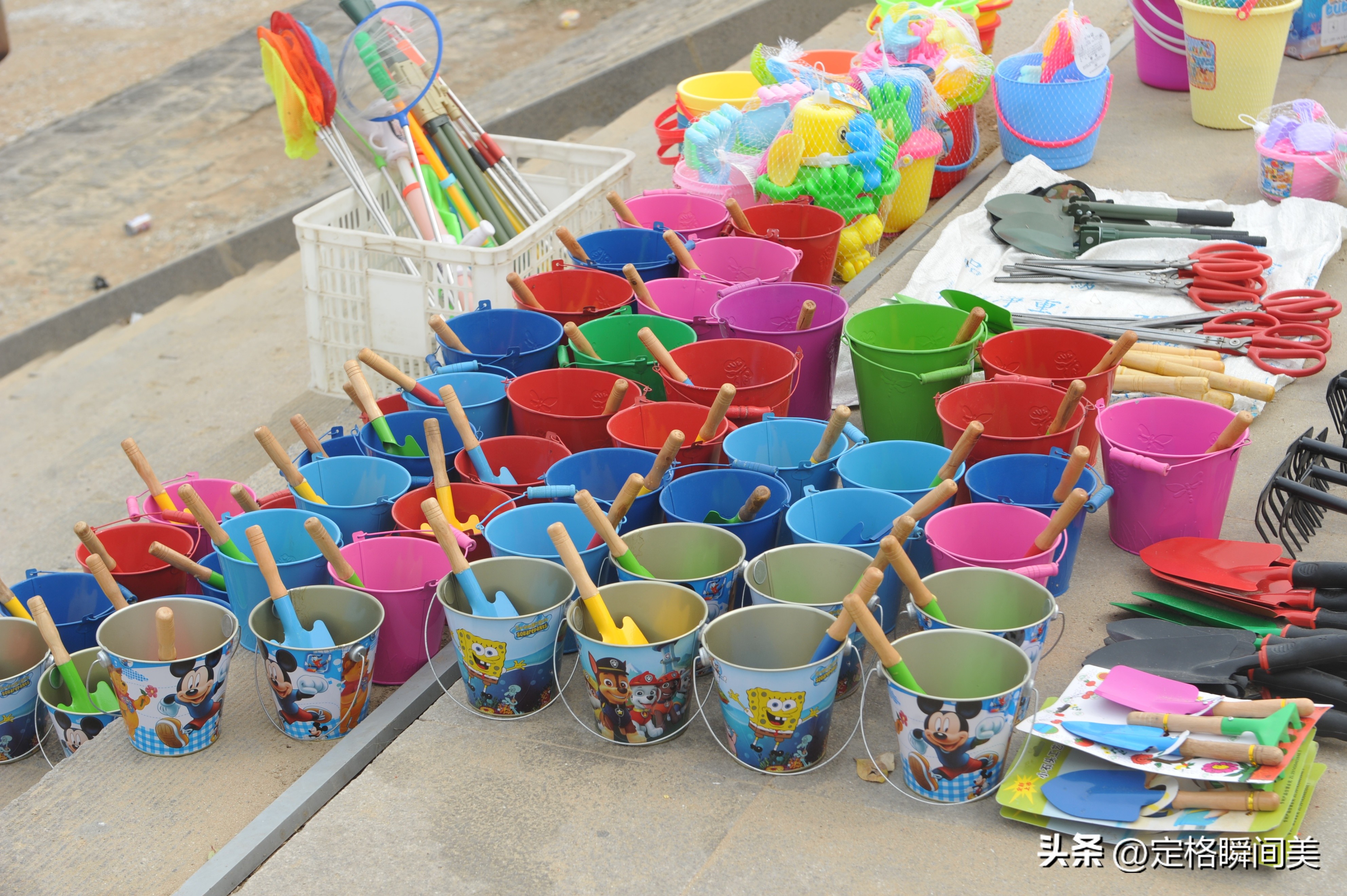 青岛台风过后海鲜遍地图片,台风过后大量海鲜推上沙滩