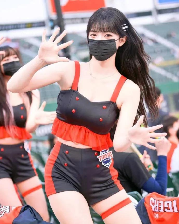 世界杯韩国拉拉队队长李多惠,韩国世界杯足球赛拉拉队队长