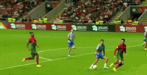 c罗错失单刀球葡萄牙下半场,c罗失单刀葡萄牙晋级