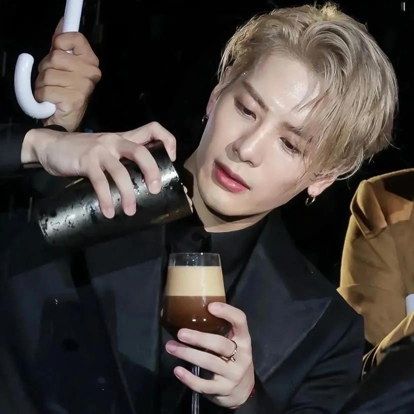 超好看的男生头像,超好看的男生头像漫画