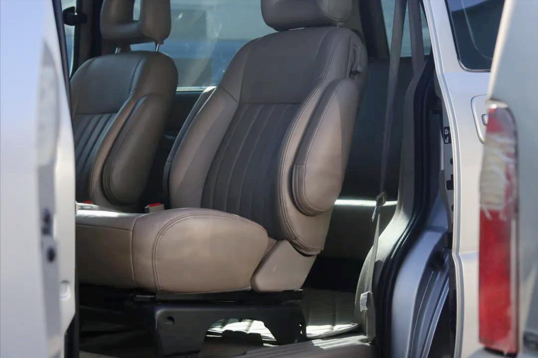 12款经典gl8车身翻新,怪兽修车老车翻新