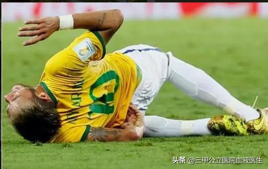 内马尔脚踝90度扭曲治疗,内马尔脚踝90度扭曲拉莫斯