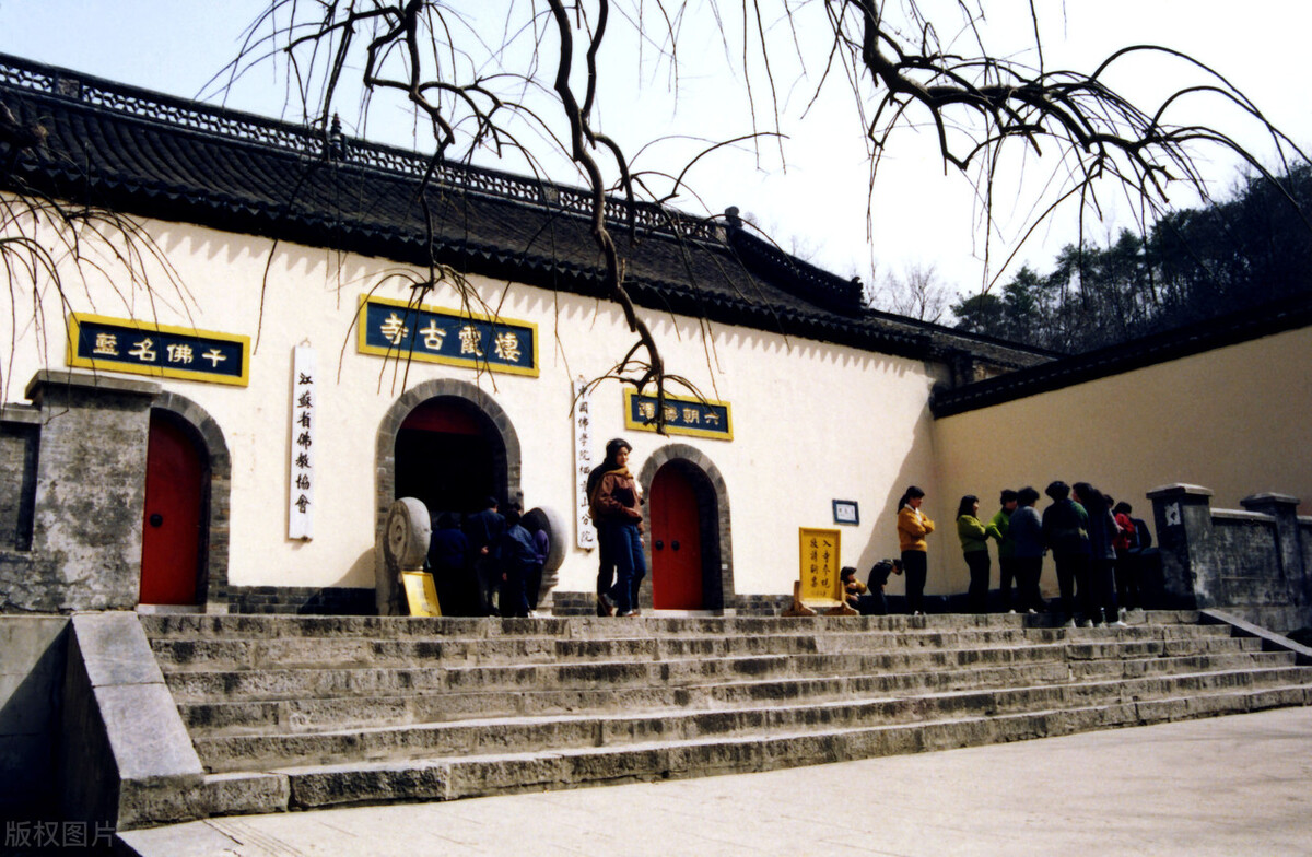 大报恩寺地宫阿育王金塔,阿育王塔放在雷峰塔哪里