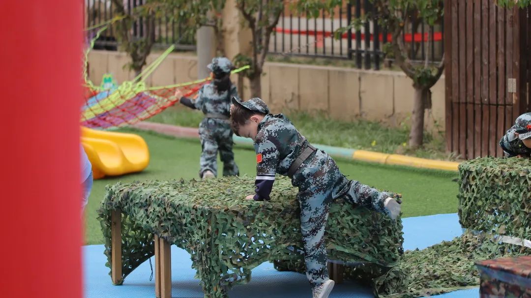 幼儿园聆听红色故事传承红色精神,传统文化在幼儿园的传承实践案例