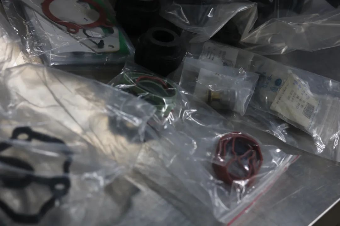 小伙100多万买宝马,小伙花了52万买了奥迪a8