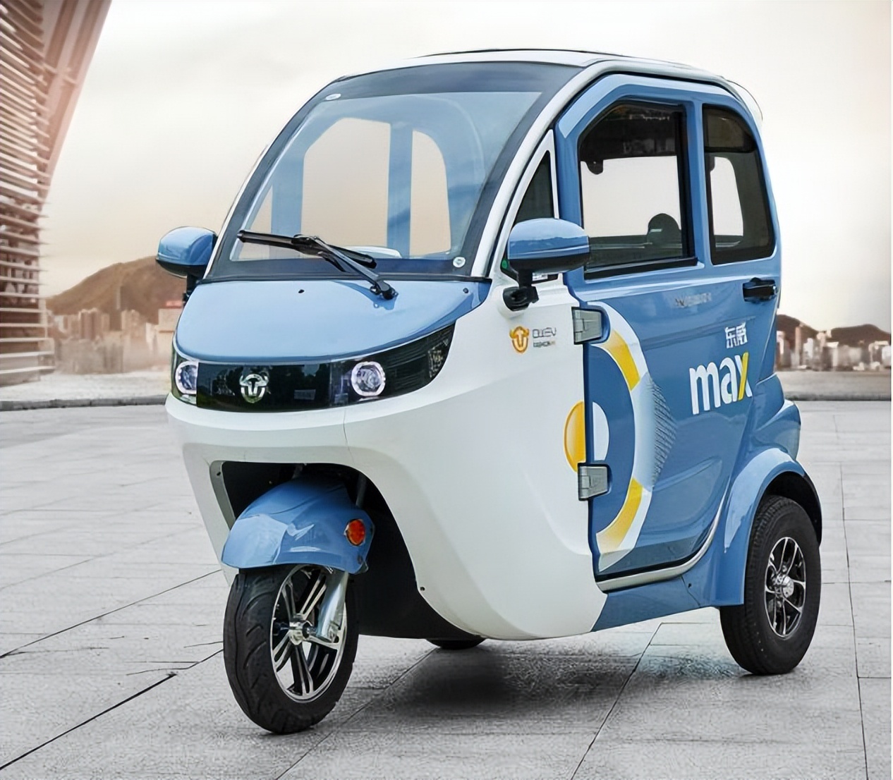 能遮风挡雨的电动三轮车,成人电动三轮车可坐双人