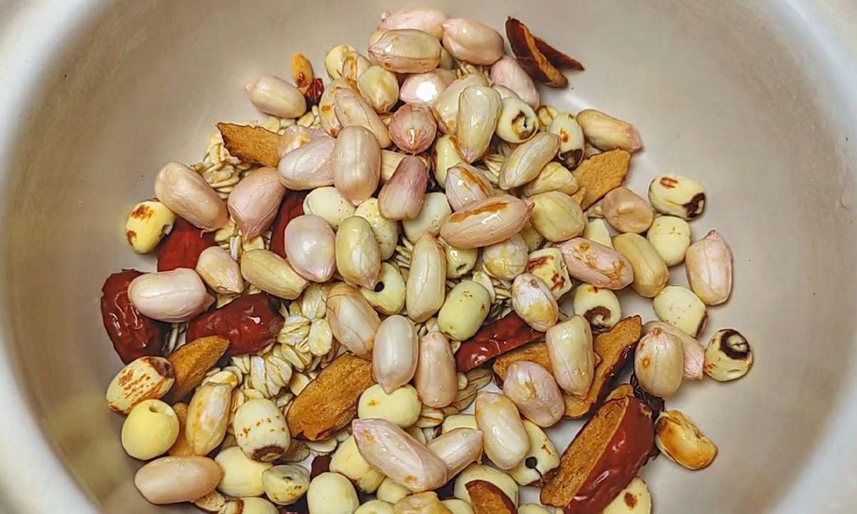 中老年人少吃这3类食物,建议中老年人多吃这6样食物