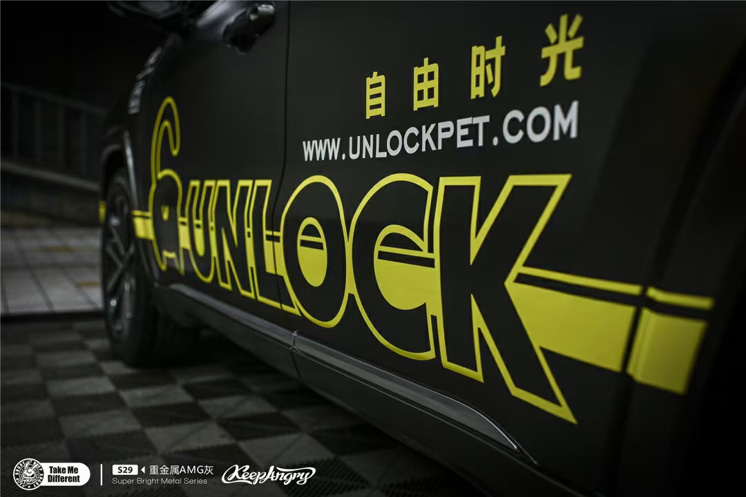 吉普大指挥官香槟银,吉普大指挥官改色膜龙血红