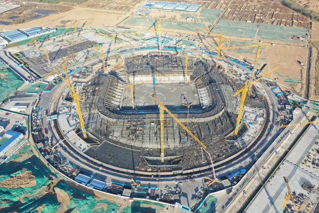 山东首座专业足球场首秀,山东第一个国际足球场