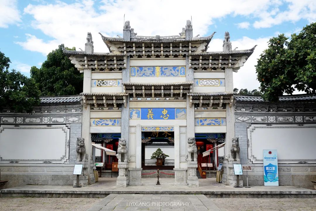 丽江旅游十大特色美食介绍词简短,丽江旅游美食美景照片