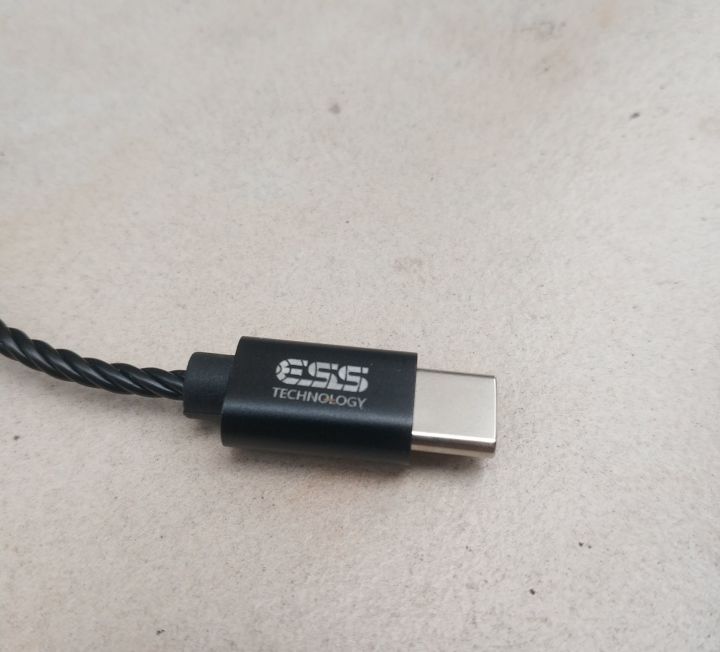 威泽首款入耳式耳机,威泽头戴式耳机测评