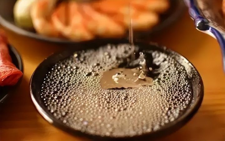 喝红酒醒酒好还是不醒酒好,红酒需要醒酒白酒需要醒酒吗