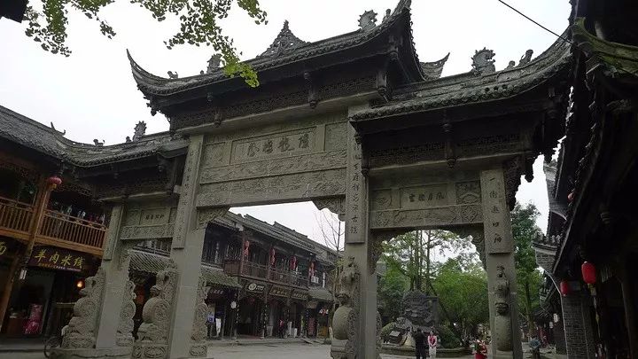 拜水都江堰问道青城山是诗词吗,拜水都江堰问道青城山完整版