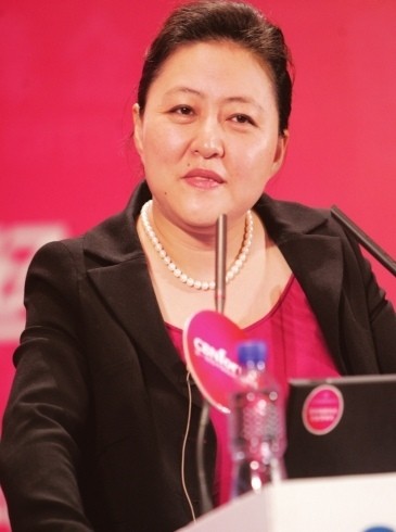 重庆56岁女人20年后变富豪,重庆20岁女人月收入